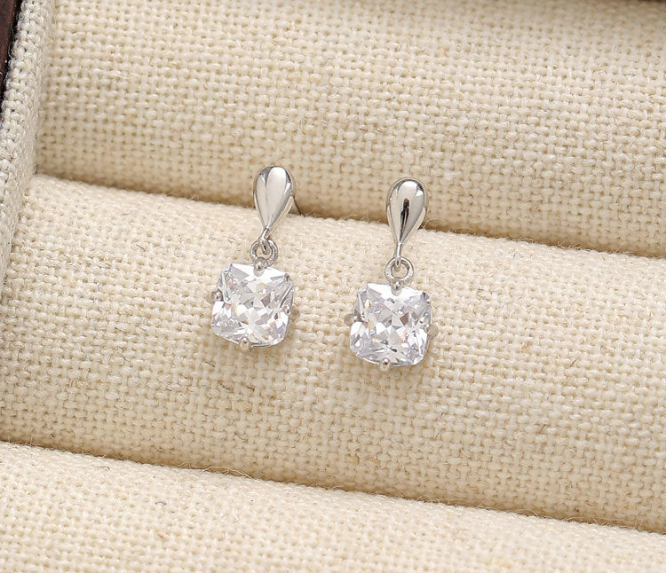 S925 Silver Simple Elegant Drop-shaped Square Diamond Stud Earrings