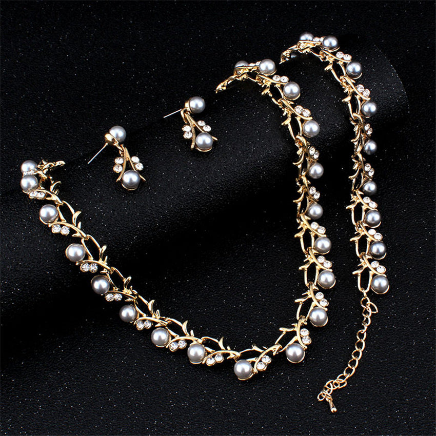 Three-piece women's jewelry set