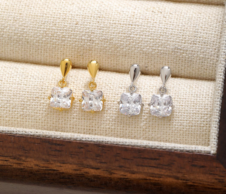 S925 Silver Simple Elegant Drop-shaped Square Diamond Stud Earrings